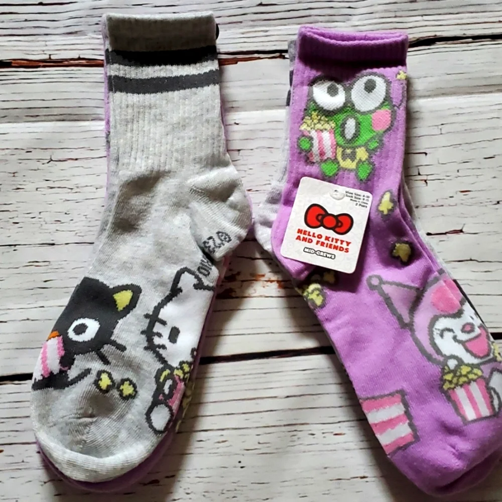 🆕️ SANRIO HELLO KITTY AND FRIENDS MID-CREW SOCKS 💜